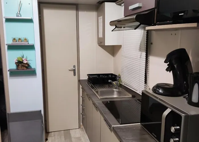 Europcamping Mobil-home Climatise مكان تخييم *